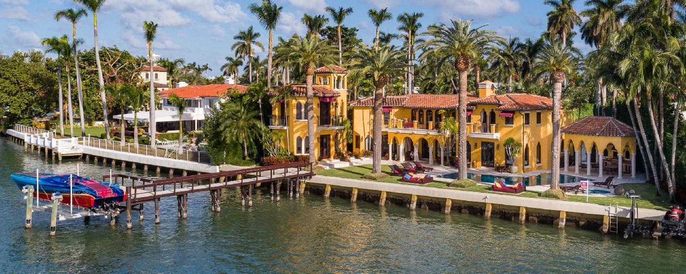 Miami Celebrity Homes Boat Tour Get A Free Drink